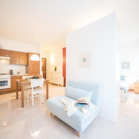 דסנזאנו דל גארדה Gardappartamenti Garibaldi City Centre מראה חיצוני תמונה